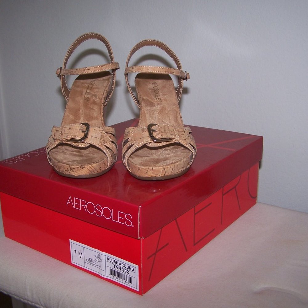Aerosoles Plush Around Tan sandal